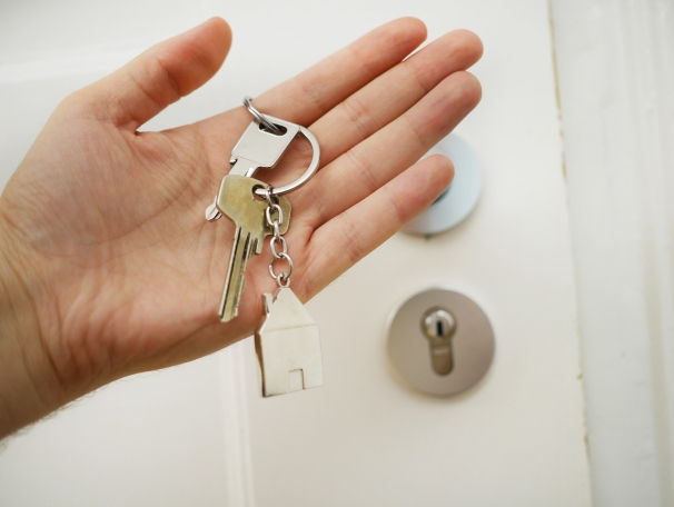 https://AlejandroR.StopRentingStartOwning.com